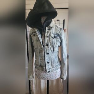 Blank NYC Light Wash Denim with Gold Stitching Size Small